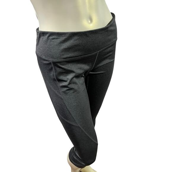 Grey Reebok Capri Leggings, Size Medium, Excellent Condition - Picture 13 of 16